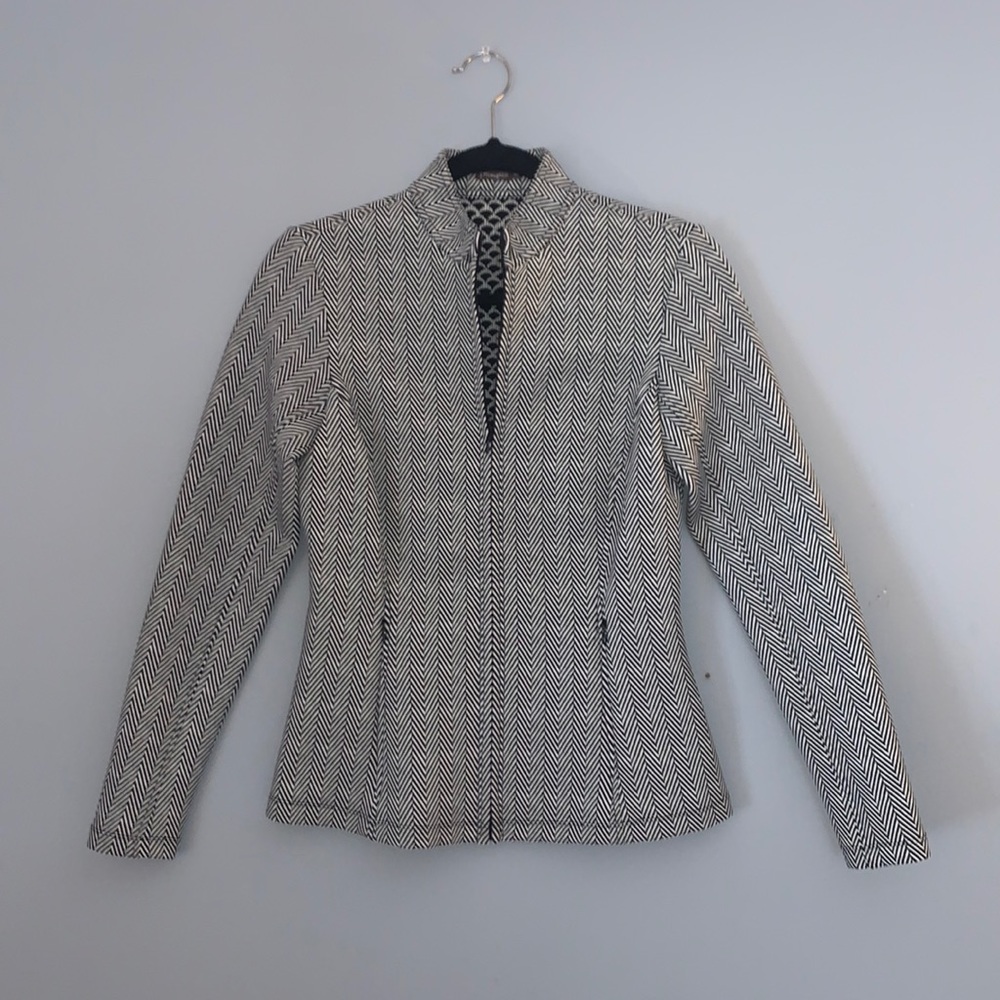 J. McLaughlin Black & White Herringbone Chevron Scuba Zip Up Jacket - XS